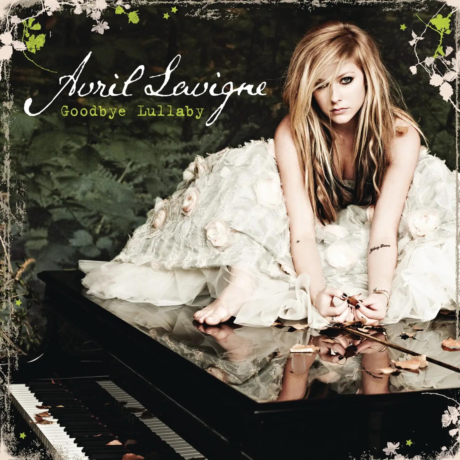 Avril Lavigne - Goodbye Lullaby artwork